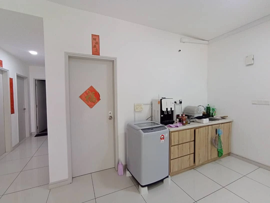 Riana South Condo 4/10