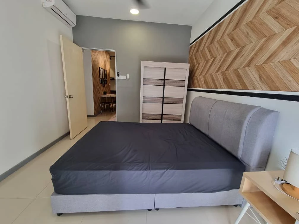 United Point Condo 4/10