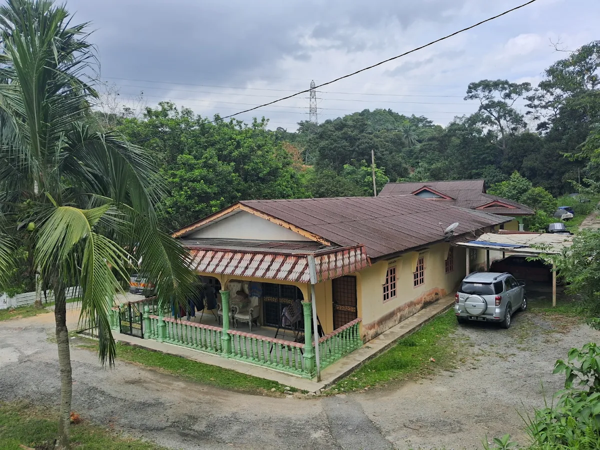 Orchard Land + 4 Houses 1/7