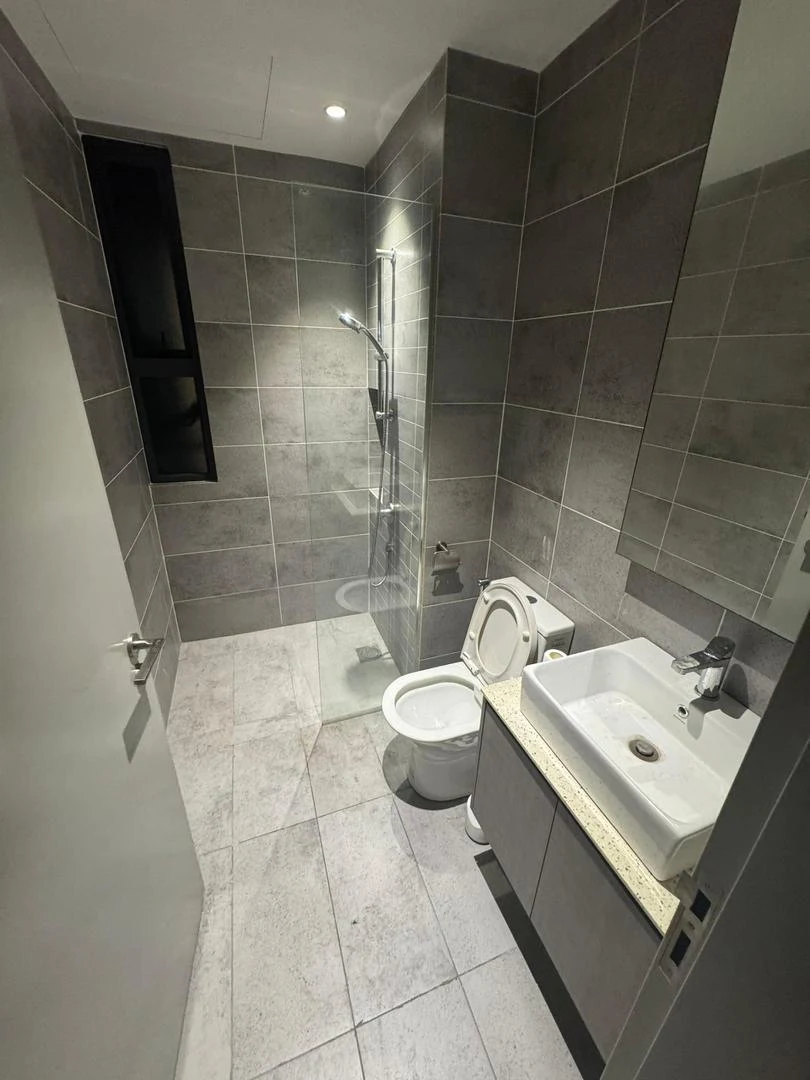 Millerz Square Condo 5/8